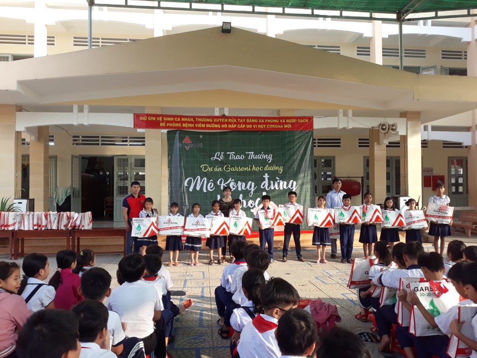 Lễ trao thưởng dự án“Garsoni học đường - Mekong đừng bỏ học năm 2021” do Công ty Garsoni tổ chức.