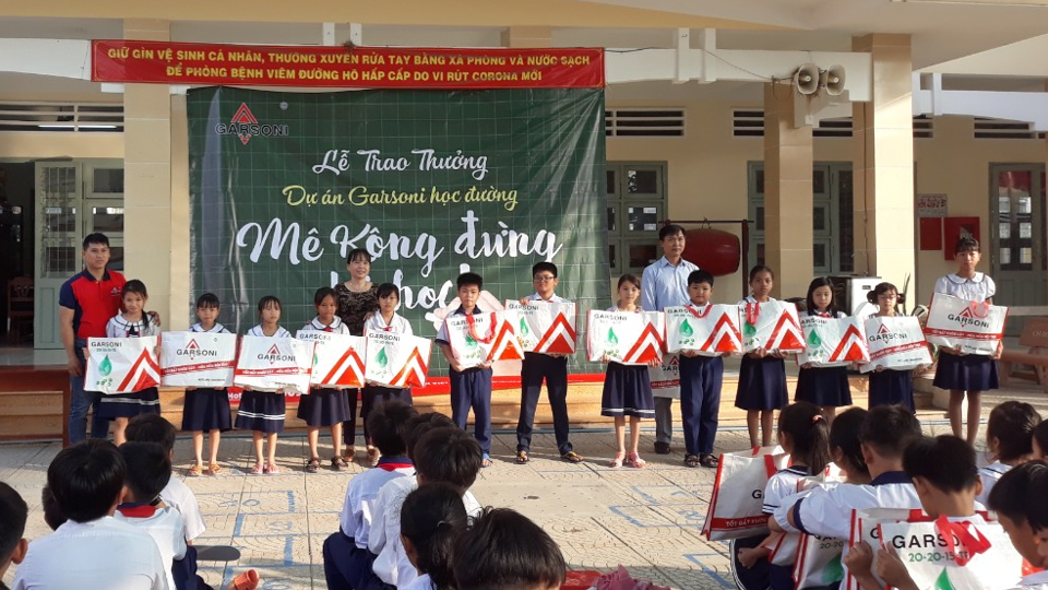 Lễ trao thưởng dự &aacute;n &ldquo;Garsoni học đường - Mekong đừng bỏ học năm 2021&rdquo; do C&ocirc;ng ty Garsoni tổ chức.