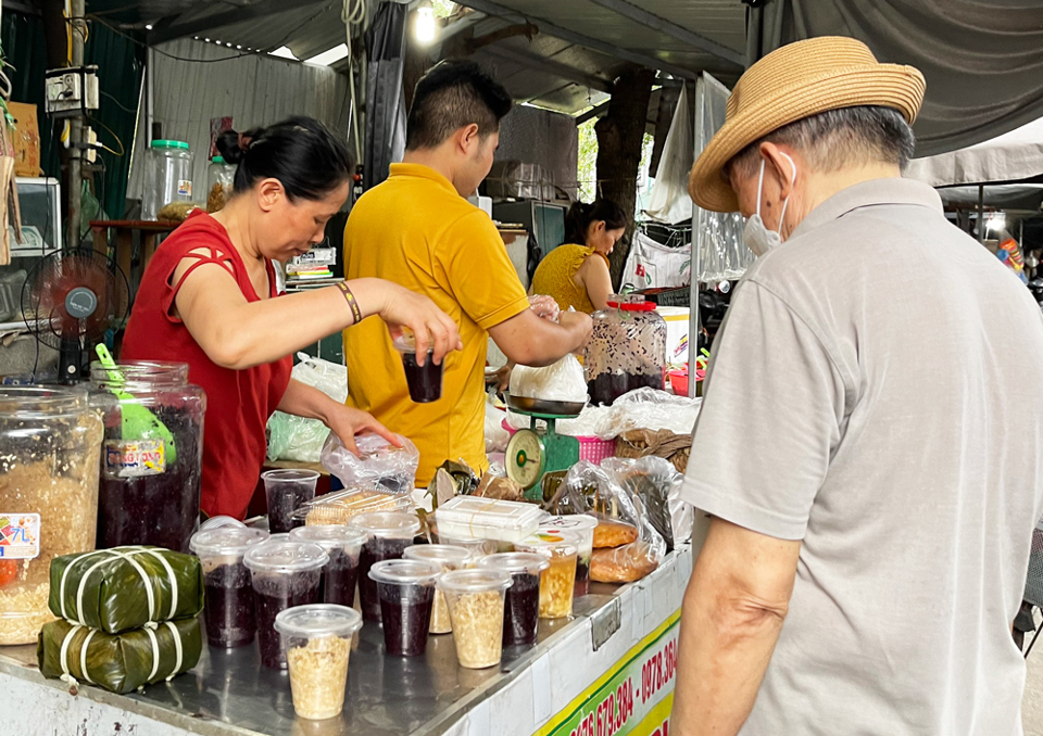 Rượu nếp cẩm v&agrave; nếp trắng kh&ocirc;ng tăng gi&aacute;.