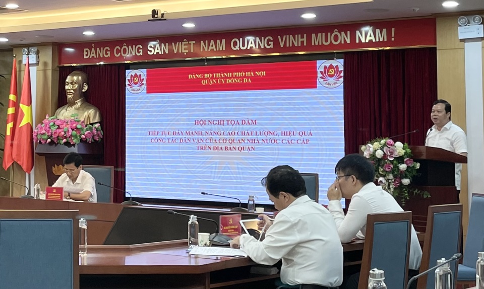 Chủ tịch Ủy ban MTTQ Việt Nam quận Đống Đa Đỗ Trọng Nam ph&aacute;t biểu tham luận tại buổi Toạ đ&agrave;m.