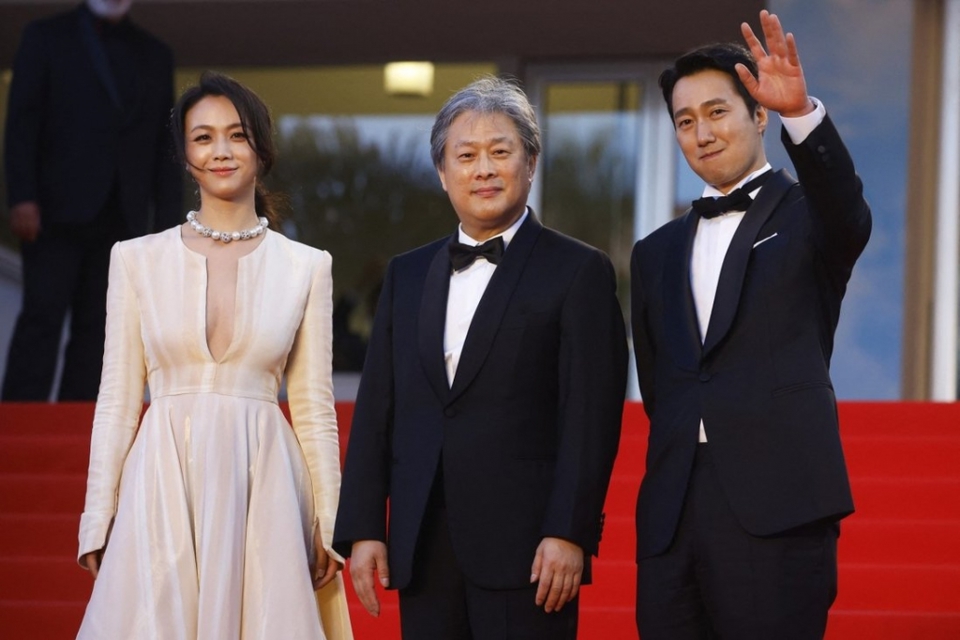 Phim của đạo diễn xuất sắc nhất Cannes 2022 sắp chiếu tại Việt Nam - Ảnh 1