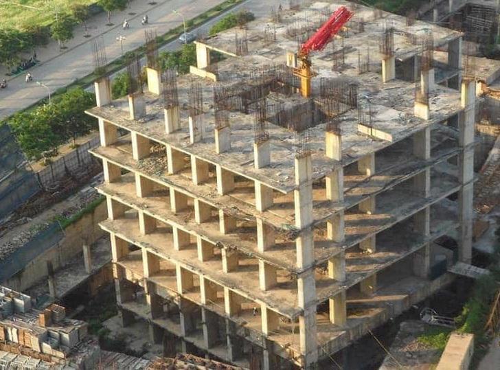 Hàng nghìn tỷ đồng của khách hàng tại dự án Usilk City đang chỉ là một đống bê tông nhếch nhác.