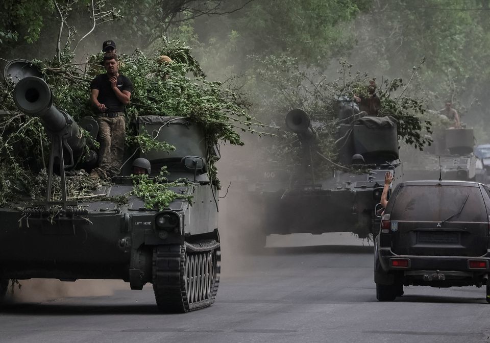 Qu&acirc;n nh&acirc;n Ukraine tại v&ugrave;ng Donetsk, Ukraine ng&agrave;y 13/6/2022. Ảnh: Reuters
