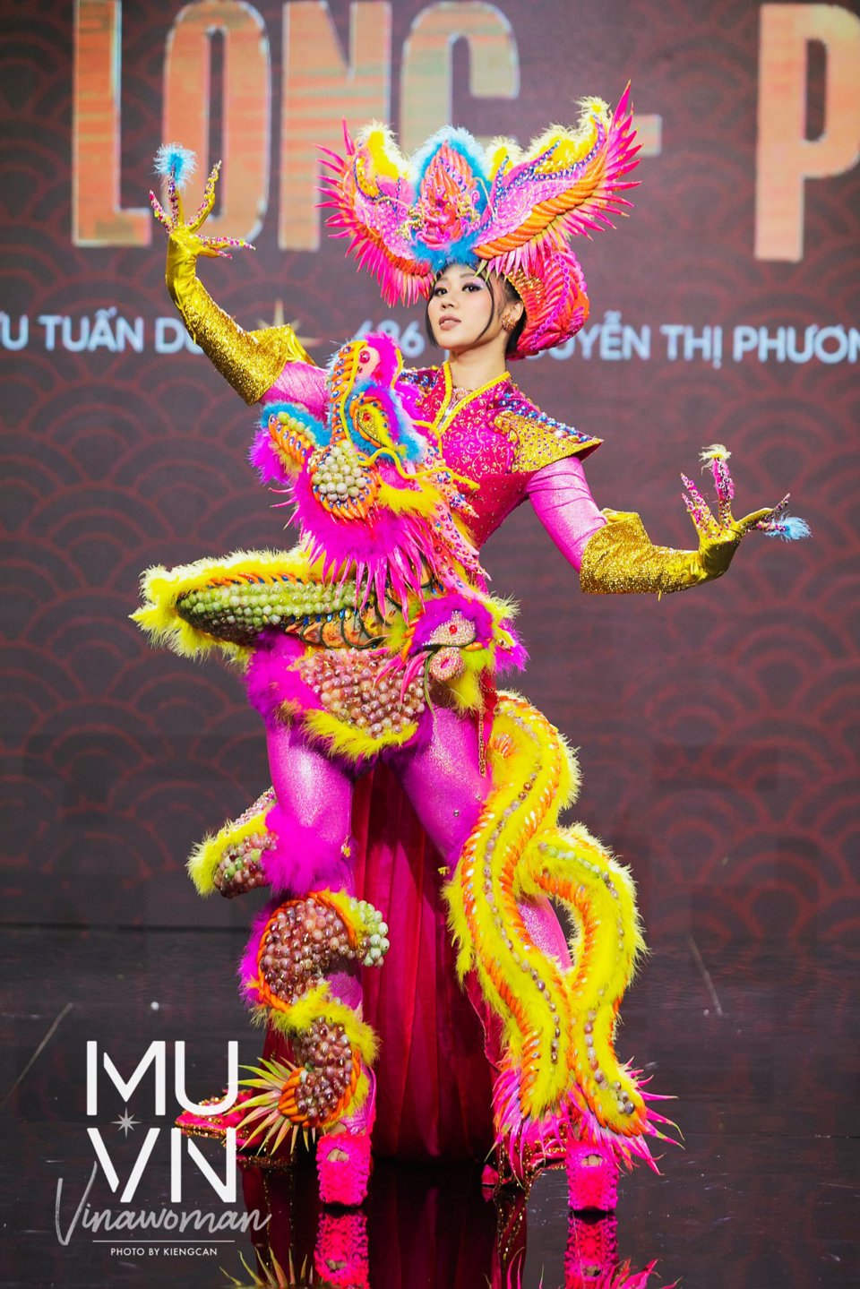 Mãn nhãn với trang phục dân tộc của Hoa hậu Hoàn vũ Việt Nam 2022 - Ảnh 9