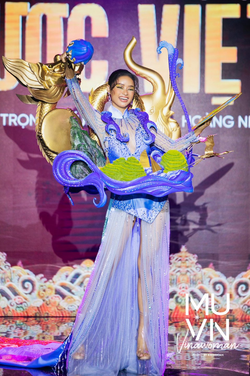 Mãn nhãn với trang phục dân tộc của Hoa hậu Hoàn vũ Việt Nam 2022 - Ảnh 15
