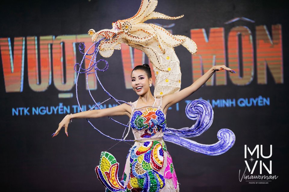 Mãn nhãn với trang phục dân tộc của Hoa hậu Hoàn vũ Việt Nam 2022 - Ảnh 21