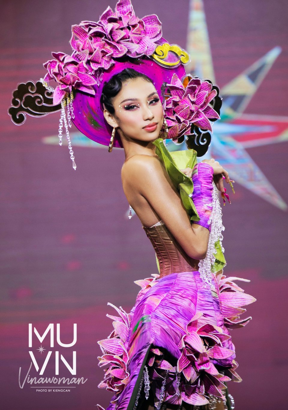 Mãn nhãn với trang phục dân tộc của Hoa hậu Hoàn vũ Việt Nam 2022 - Ảnh 37
