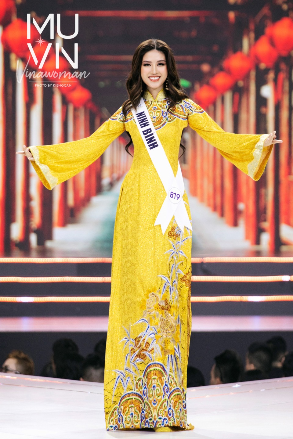 Thí sinh Hoa hậu Hoàn vũ Việt Nam 2022 duyên dáng cùng áo dài - Ảnh 10