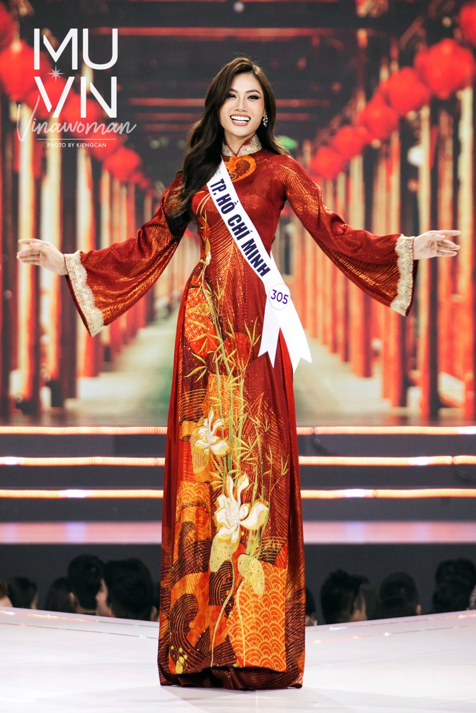 Thí sinh Hoa hậu Hoàn vũ Việt Nam 2022 duyên dáng cùng áo dài - Ảnh 22