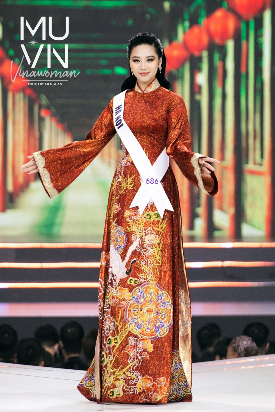 Thí sinh Hoa hậu Hoàn vũ Việt Nam 2022 duyên dáng cùng áo dài - Ảnh 35