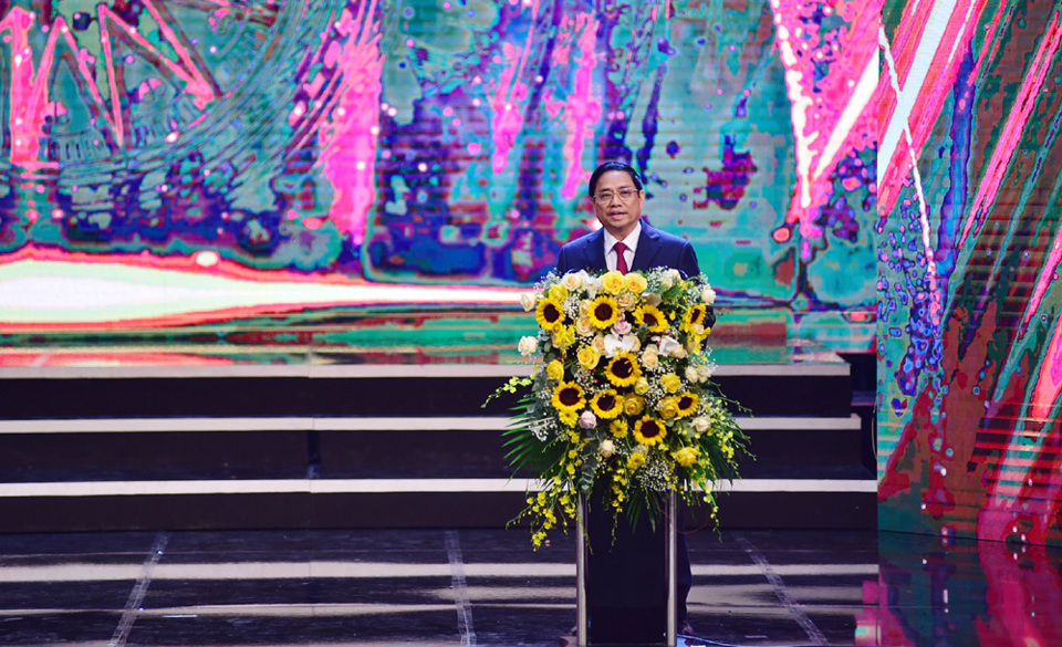 Thủ tướng Ch&iacute;nh phủ Phạm Minh Ch&iacute;nh ph&aacute;t biểu tại lễ trao giải B&aacute;o ch&iacute; Quốc gia lần thứ XVI. Ảnh Huy Kh&aacute;nh