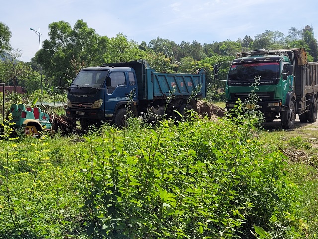 Một số khu &ldquo;đất v&agrave;ng&rdquo; đ&atilde; thu hồi trở th&agrave;nh b&atilde;i đỗ xe tải.