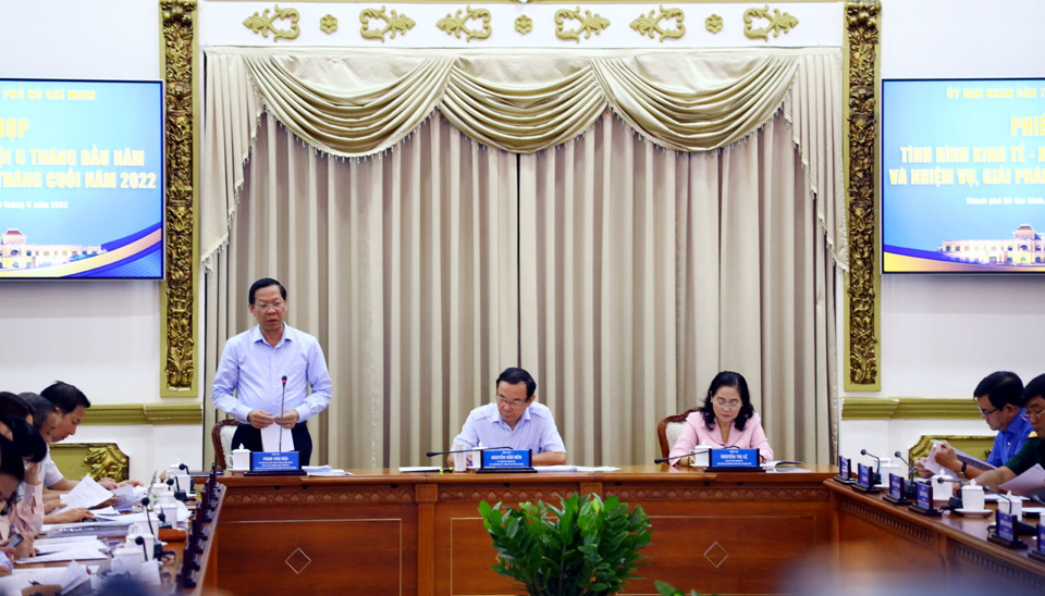 Chủ tịch UBND TP Hồ Ch&iacute; Minh Phan Văn M&atilde;i ph&aacute;t biểu tại Hội nghị. Ảnh: Trung t&acirc;m b&aacute;o ch&iacute; TP Hồ Ch&iacute; Minh.