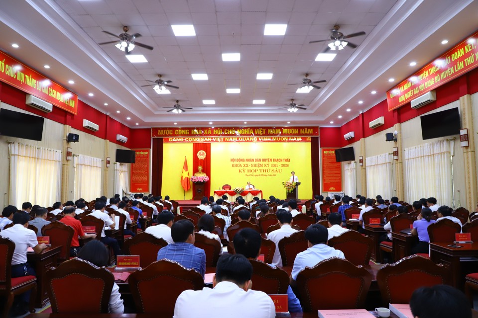 Kỳ họp thứ 6, HĐND huyện Thạch Thất diễn ra trong 2 ng&agrave;y 28 - 29/6.