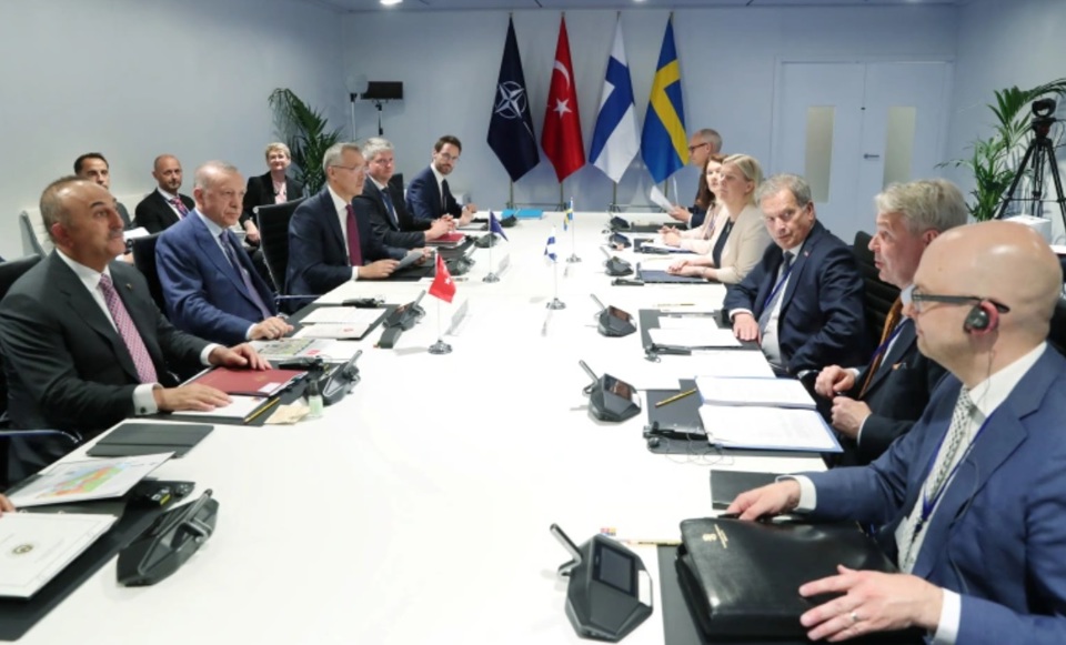 Quang cảnh hội đ&agrave;m giữa l&atilde;nh đạo NATO, Thổ Nhĩ Kỳ, Phần Lan v&agrave; Thụy Điển h&ocirc;m 28/6. Ảnh: Reuters