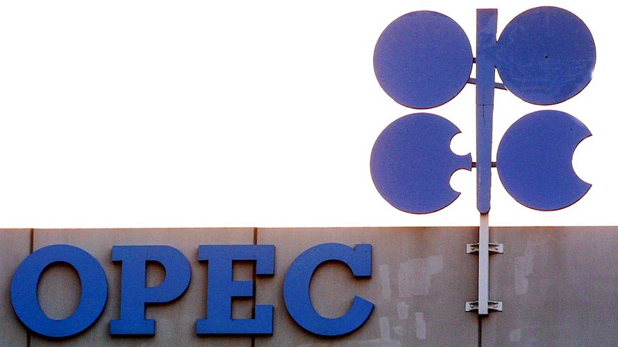 Tại cuộc họp trực tuyến trong tuần n&agrave;y, OPEC+ c&oacute; thể giữ nguy&ecirc;n kế hoạch tăng nhẹ sản lượng được thống nhất trước đ&oacute;. Ảnh: Reuters