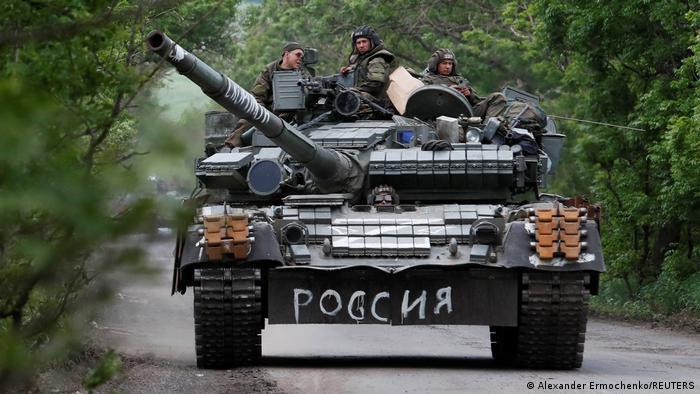 Lực lượng qu&acirc;n đội Nga đang nố lực đạt bước tiến lớn tại v&ugrave;ng Donbass. Ảnh: Reuters