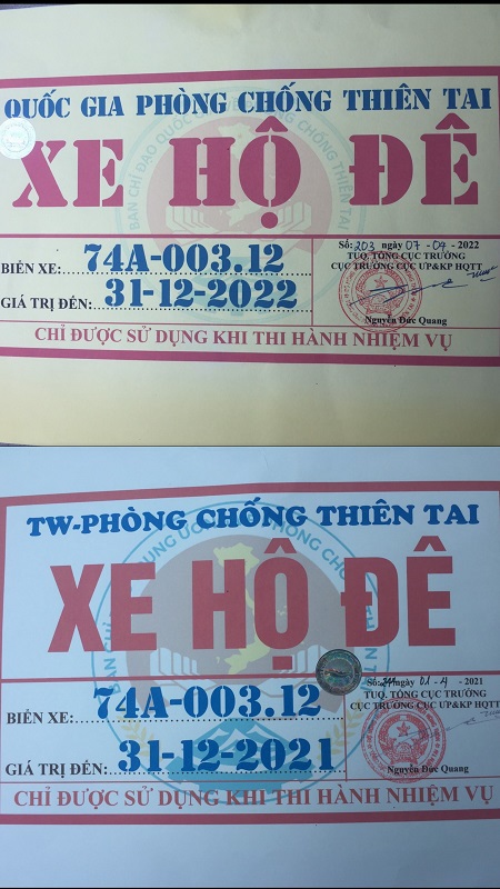 Theo Chi cục thủy lợi tỉnh Quảng Trị, do nh&acirc;n vi&ecirc;n chưa nắm r&otilde; về mẫu biển "Xe hộ đ&ecirc;" mới (tr&ecirc;n) với mẫu biển "Xe hộ đ&ecirc;" cũ (ảnh dưới) đ&atilde; khiến g&acirc;y ra sự việc kh&ocirc;ng đ&aacute;ng c&oacute;.