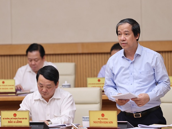 Bộ trưởng Bộ GD&amp;ĐT Nguyễn Kim Sơn ph&aacute;t biểu tại cuộc họp