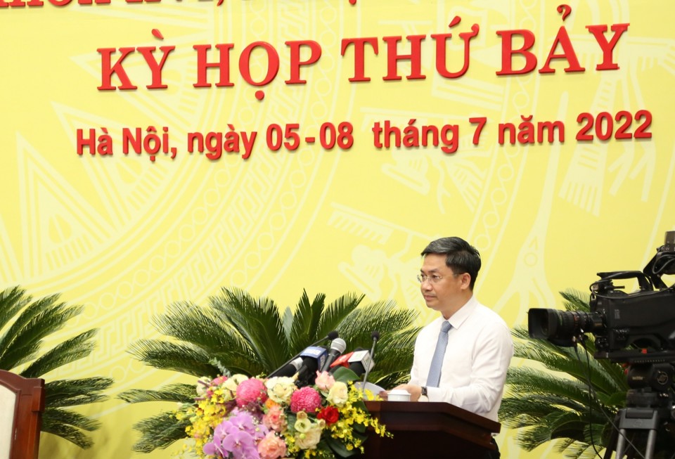 Phó Chủ tịch UBNDTP Hà Minh Hải trình bày báo cáo tại Kỳ họp thứ 7 HĐNDTP khóa XVI. Ảnh: Thanh Hải