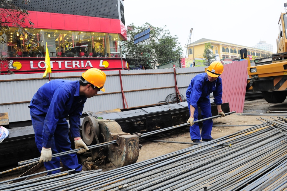 Lao động dịch vụ xây dựng tăng so với cùng kỳ năm trước. Ảnh: Hải Linh