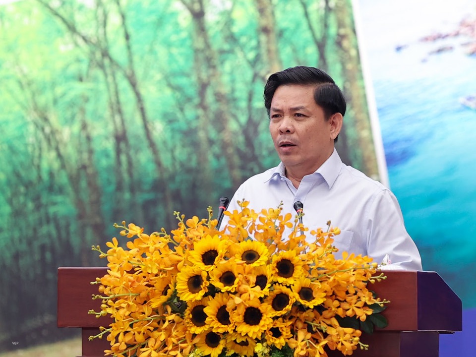Bộ trưởng Bộ Giao th&ocirc;ng vận tải Nguyễn Văn Thể - Ảnh: VGP/Nhật Bắc