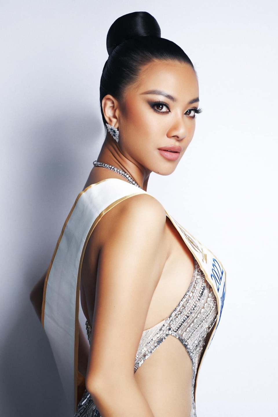 Kim Duyên tiếp tục gây tranh cãi tại cuộc thi Hoa hậu Siêu quốc gia - Ảnh 1