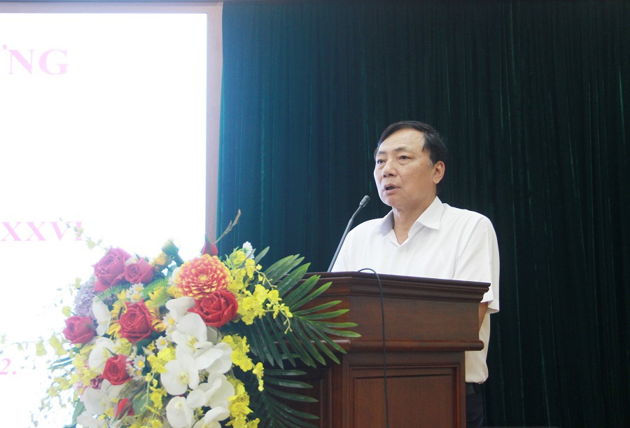 B&iacute; thư Quận ủy Hai B&agrave; Trưng Nguyễn Văn Nam ph&aacute;t biểu kết luận Hội nghị