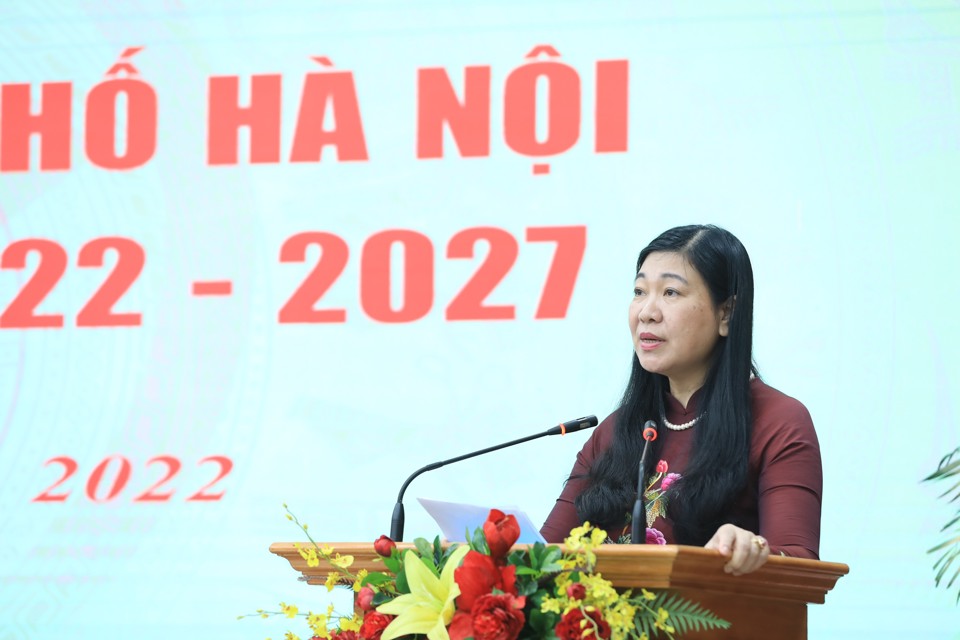 Chủ tịch Liên hiệp các tổ chức hữu nghị TP Hà Nội Nguyễn Lan Hương phát biểu tại Đại hội