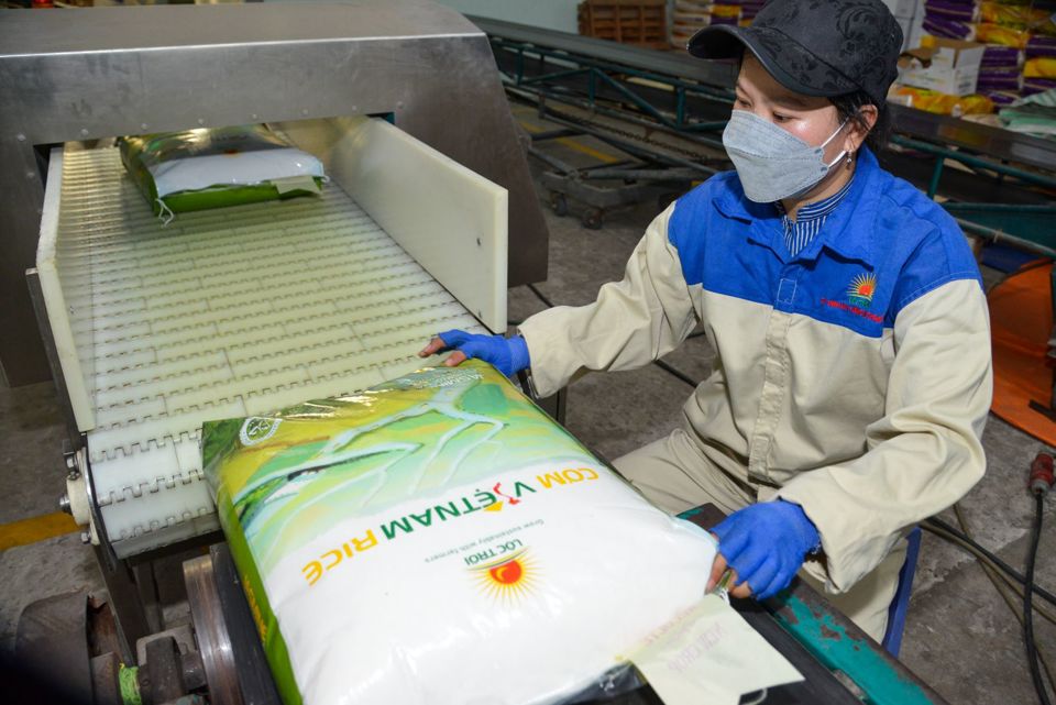 Tập đoàn Lộc Trời xuất khẩu gạo thương hiệu“Cơm ViệtNam Rice” sang nhiều nước Châu Âu. Ảnh: Nguyên Bình