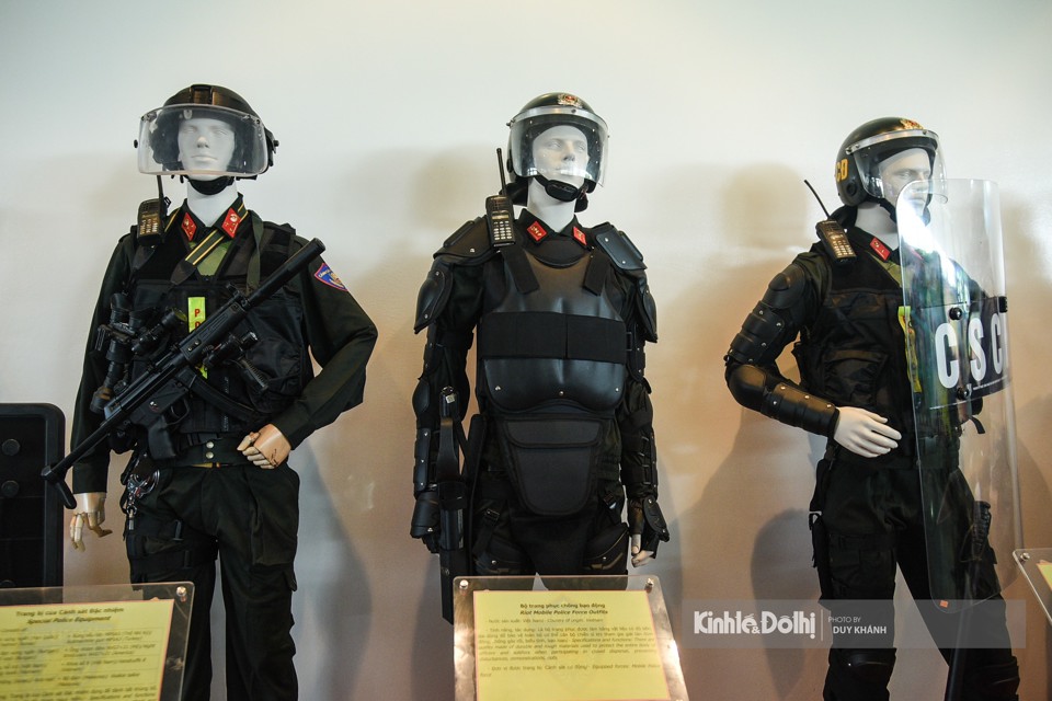 Cận cảnh trang thiết bị “khủng” của cảnh sát Việt Nam - Ảnh 1