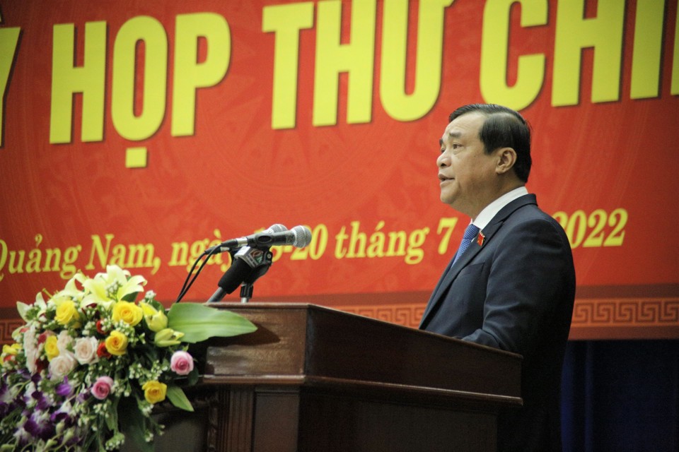 B&iacute; thư Tỉnh ủy, Chủ tịch HĐND tỉnh Quảng Nam Phan Việt Cường ph&aacute;t biểu khai mạc kỳ họp.
