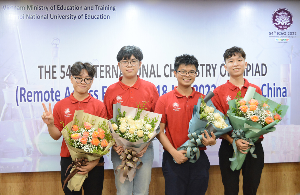 4 chàng trai vàng đội Việt Nam tại Olympic Hóa học 2022