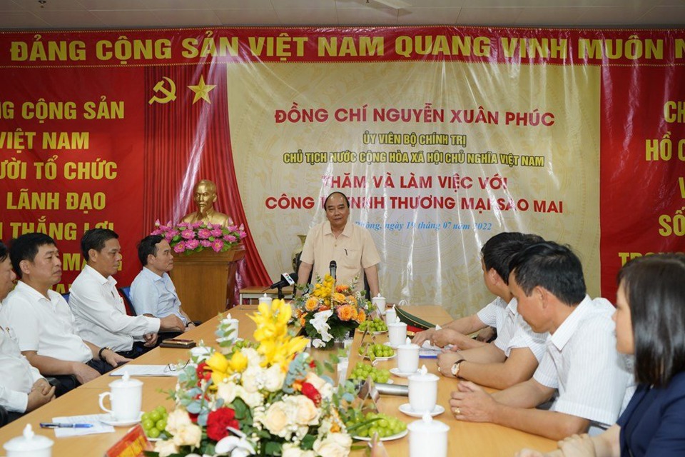 Chủ tịch nước Nguyễn Xu&acirc;n Ph&uacute;c ph&aacute;t biểu tại buổi l&agrave;m việc với C&ocirc;ng ty TNHH Thương mại Sao Mai.