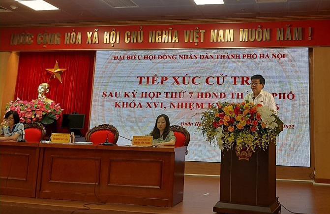 Ph&oacute; Chủ tịch UBND TP H&agrave; Nội Dương Đức Tuấn tiếp thu, trả lời c&aacute;c kiến nghị của cử tri quận Hai B&agrave; Trưng