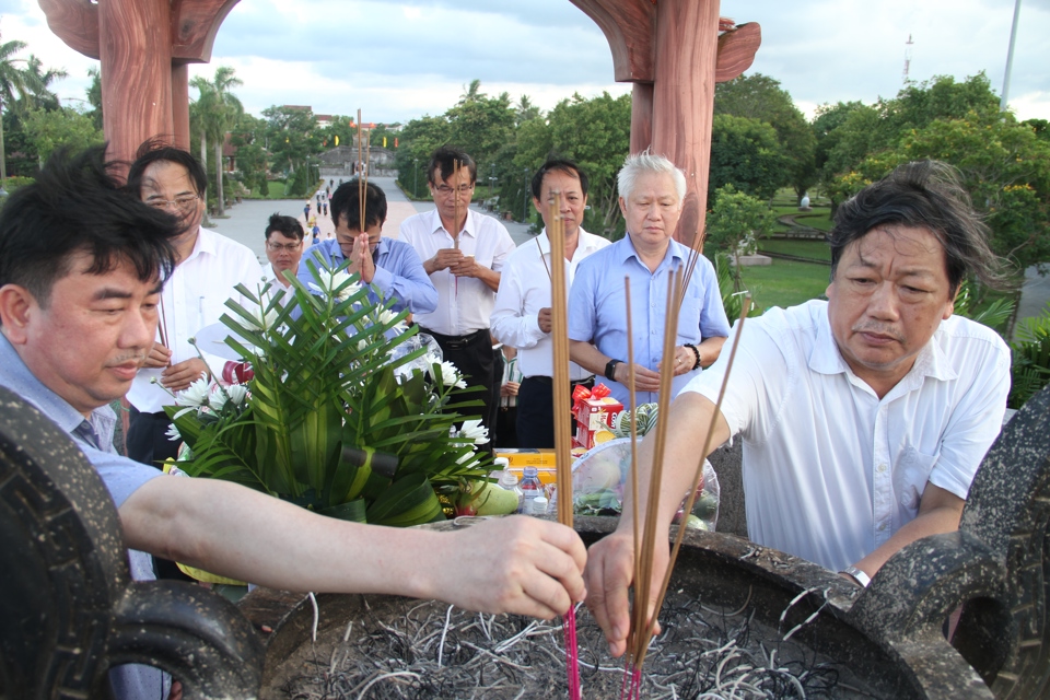 Chương trình “Nghĩa tình tháng 7” tại Quảng Trị: Tri ân các anh hùng liệt sỹ - Ảnh 1