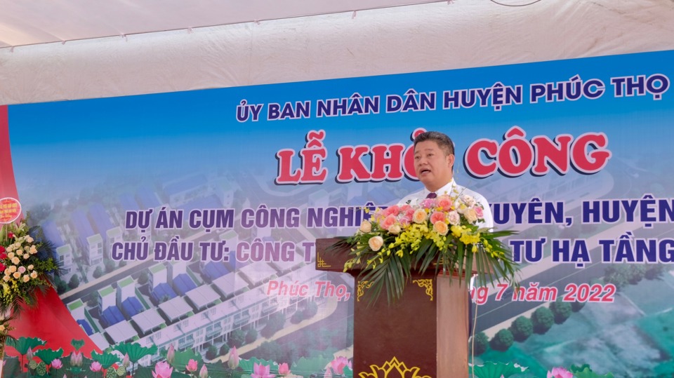 Ph&oacute; Chủ tịch UBND TP H&agrave; Nội Nguyễn Mạnh Quyền ph&aacute;t biểu tại lễ khởi c&ocirc;ng.