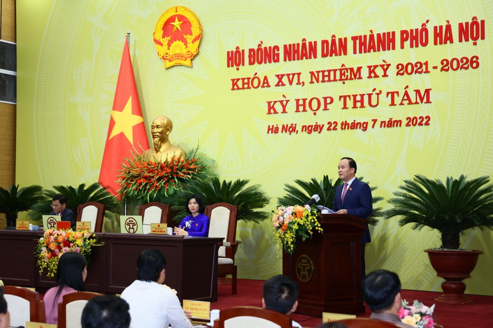 Chủ tịch HĐND TP Nguyễn Ngọc Tuấn ph&aacute;t biểu khai mạc Kỳ họp,