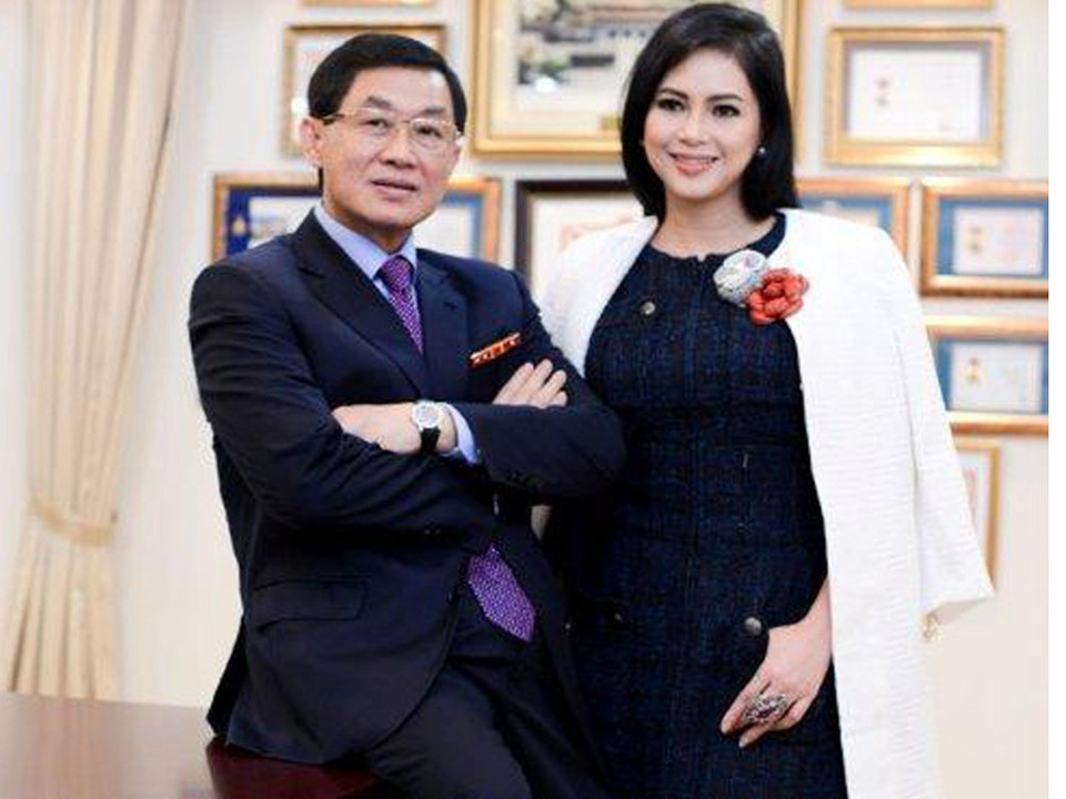 Vợ chồng &ocirc;ng Johnathan Hạnh Nguyễn.