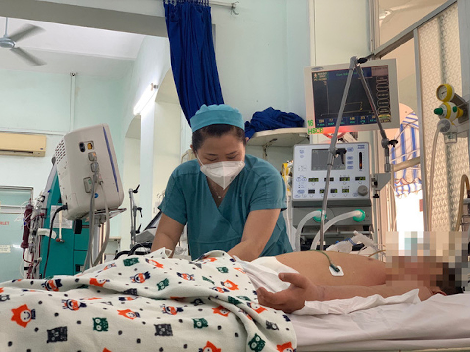 Chăm s&oacute;c trẻ bị sốt xuất huyết tại Bệnh viện Nhi đồng 2, TP Hồ Ch&iacute; Minh - Ảnh: BVCC