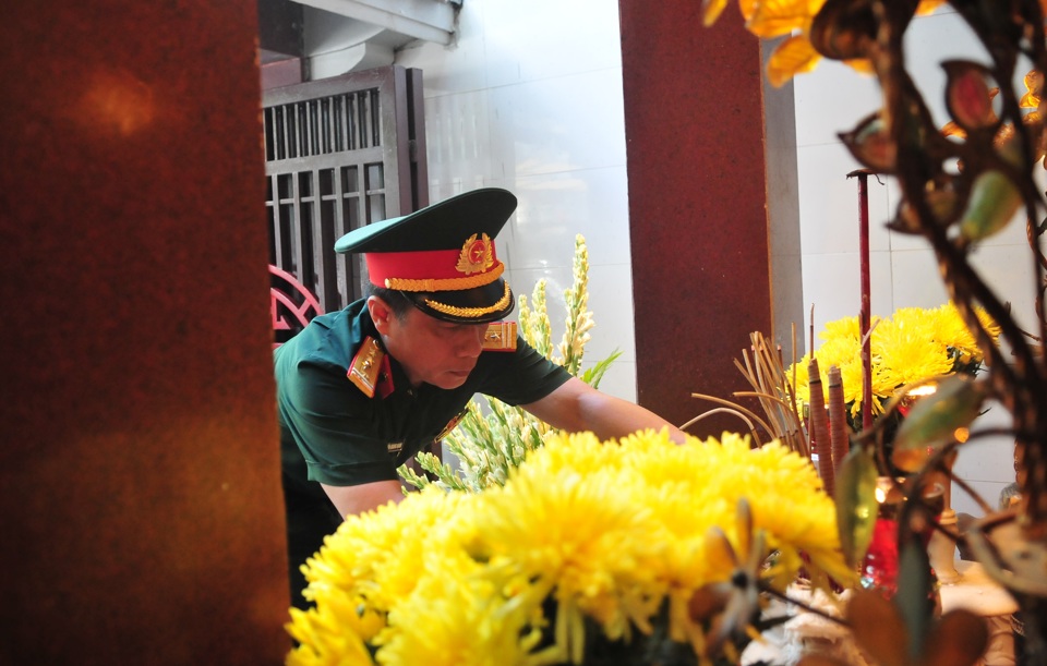 Quận Hoàn Kiếm: Dâng hương tưởng niệm các anh hùng liệt sỹ phường Hàng Bạc - Ảnh 4