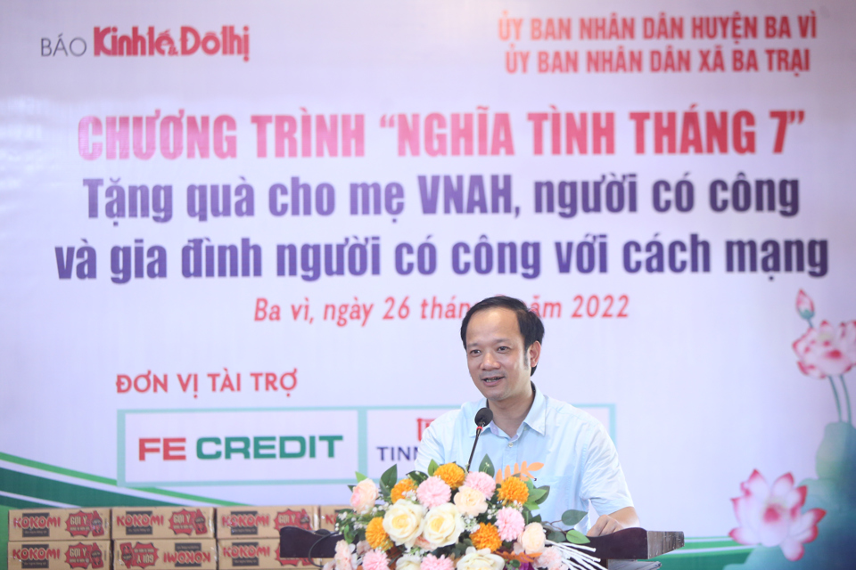 Ph&oacute; Chủ tịch UBND huyện Ba V&igrave; Nguyễn Đức Anh ph&aacute;t biểu tại chương tr&igrave;nh.