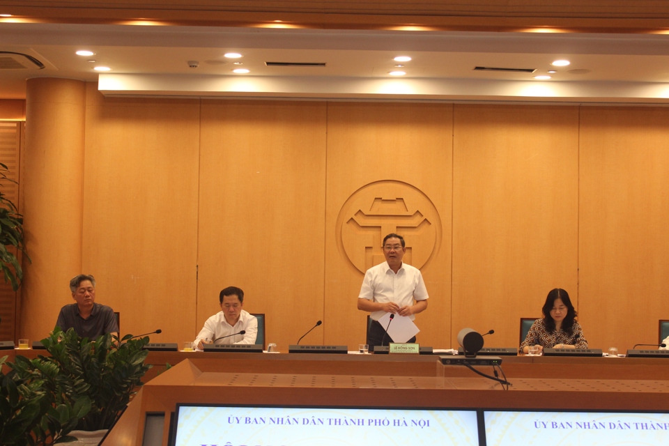 Phó Chủ tịch Thường trực UBND TP Lê Hồng Sơn phát biểu chỉ đạo tại hội nghị.