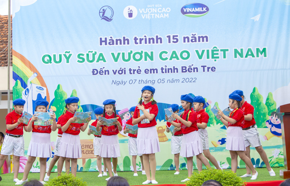 Khoảnh khắc đẹp trên hành trình của Quỹ sữa Vươn cao Việt Nam năm thứ 15 - Ảnh 9