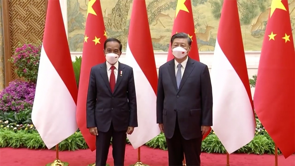 Tổng thống Indonesia Joko Widodo v&agrave; Chủ tịch Trung Quốc Tập Cận B&igrave;nh. Ảnh: CGTN