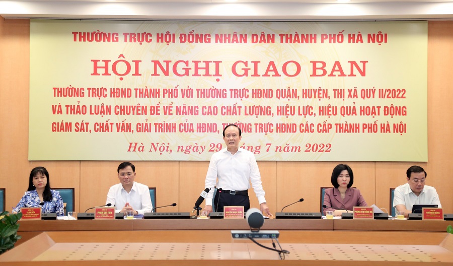 Chủ tịch HĐND TP H&agrave; Nội Nguyễn Ngọc Tuấn ph&aacute;t biểu kết luận Hội nghị