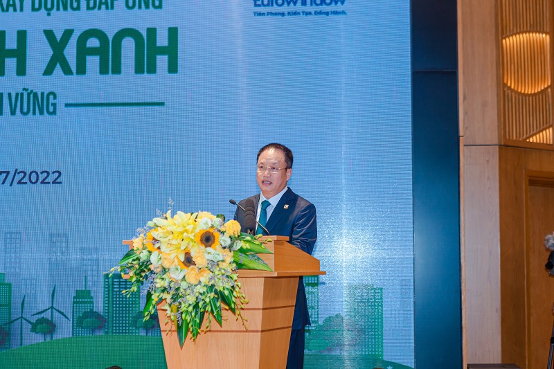 Chủ tịch HĐQT Eurowindow Nguyễn Cảnh Hồng ph&aacute;t biểu khai mạc hội thảo.