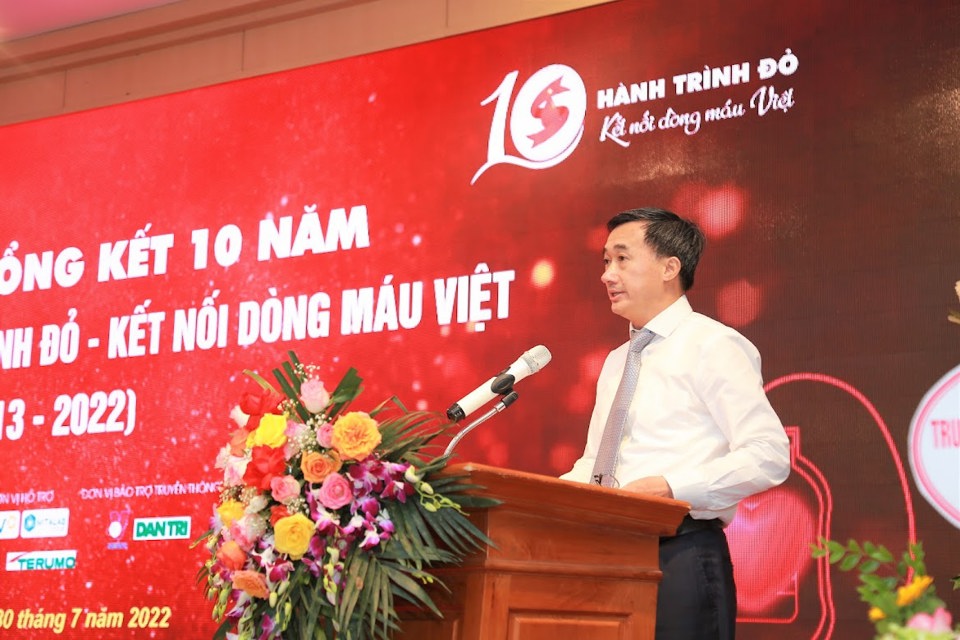 Thứ trưởng Bộ Y tế Trần Văn Thuấn ph&aacute;t biểu tại chương tr&igrave;nh.