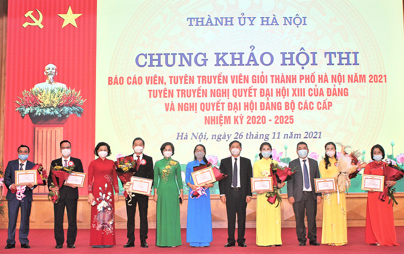 Chung khảo Hội thi báo cáo viên, tuyên truyền viên giỏi TP Hà Nội năm 2021 do Ban Tuyên giáo Thành ủy Hà Nội tổ chức.