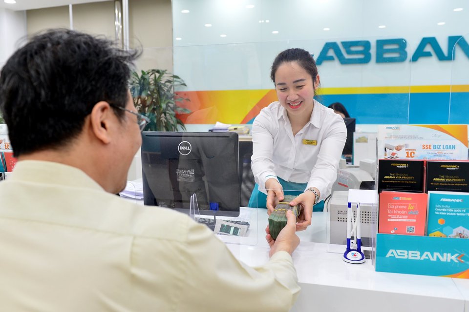 ABBANK hỗ trợ lãi suất 2% cho doanh nghiệp bị ảnh hưởng bởi dịch Covid   - Ảnh 1